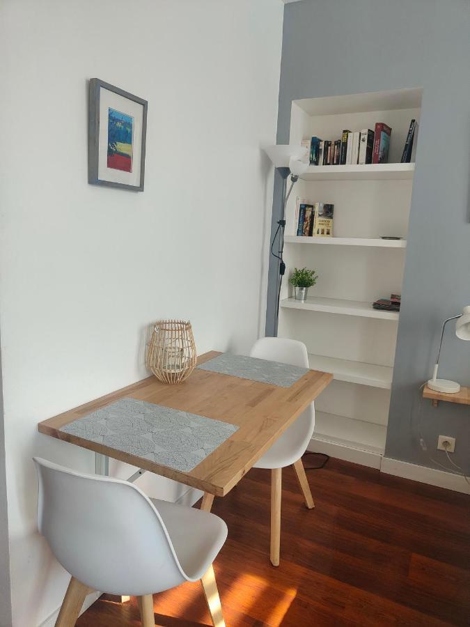 Studio Balcon De La Place Dinan Bagian luar foto